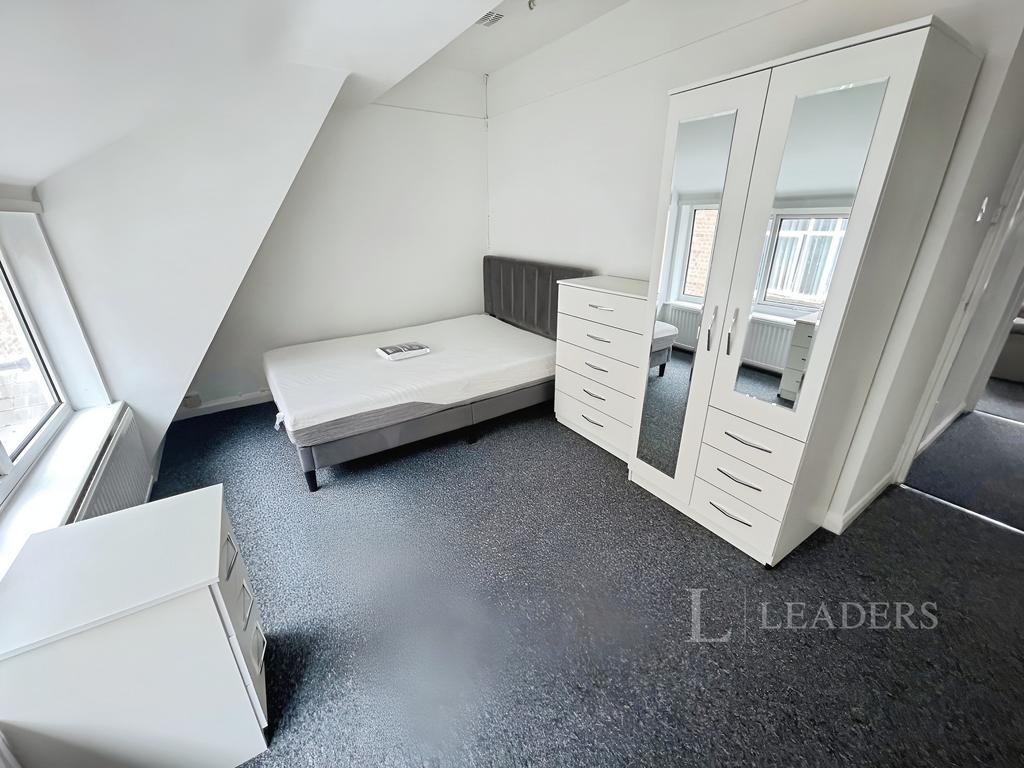 55263428-Room 204 20