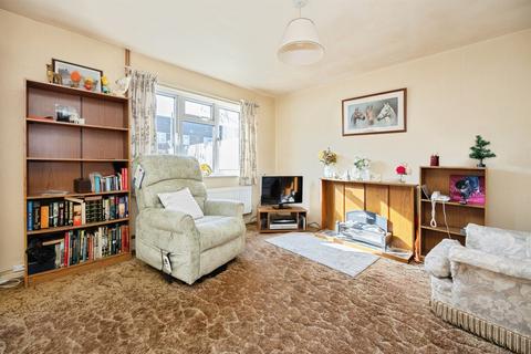 3 bedroom terraced house for sale, Luddenham Close, Ashford