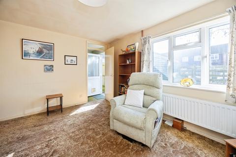 3 bedroom terraced house for sale, Luddenham Close, Ashford