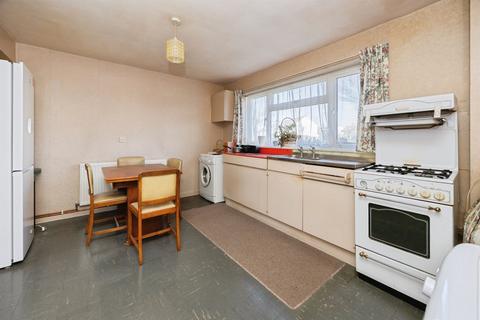 3 bedroom terraced house for sale, Luddenham Close, Ashford