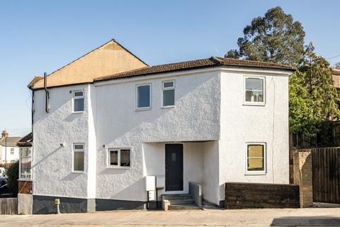 Hythe Road, Thornton Heath, Surrey, CR7