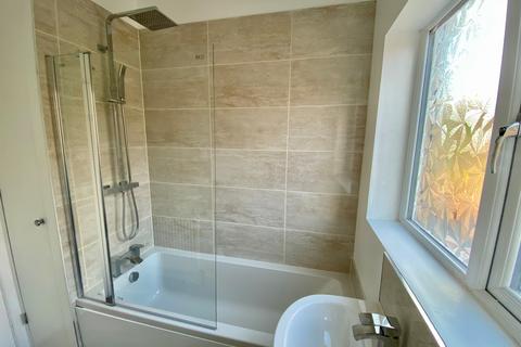 2 bedroom house to rent, St. Georges Road, Manchester, M14