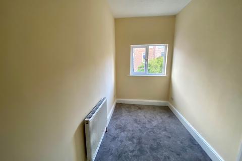 2 bedroom house to rent, St. Georges Road, Manchester, M14