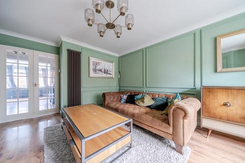 3 bedroom semi-detached house for sale, Turnham Way, Buckinghamshire HP19