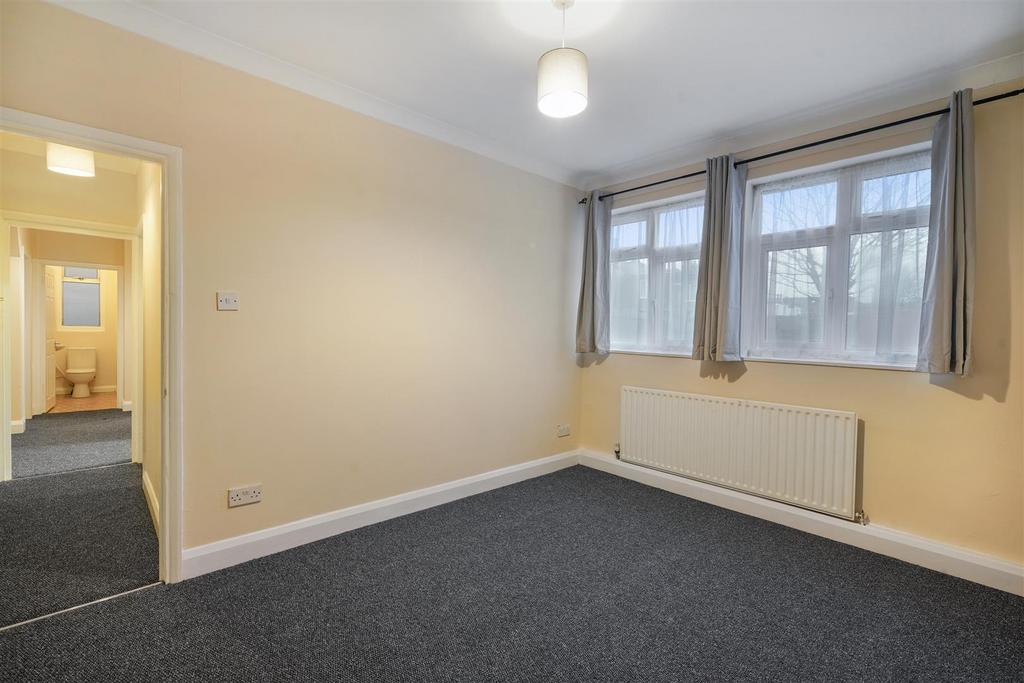 947 Harrow Road - r ETr2 DJxd6 Th Cz X8k Zx F.jpg