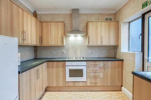 3 bedroom detached bungalow to rent, Harrow Road, Wembley
