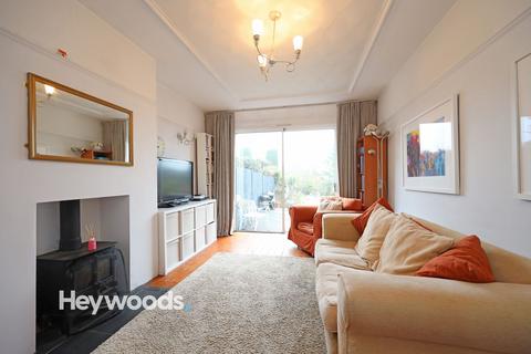 4 bedroom semi-detached house for sale, Kingsway East, Westlands, Newcastle, ST5 3PY