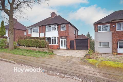 Kingsway East, Westlands, Newcastle, ST5 3PY
