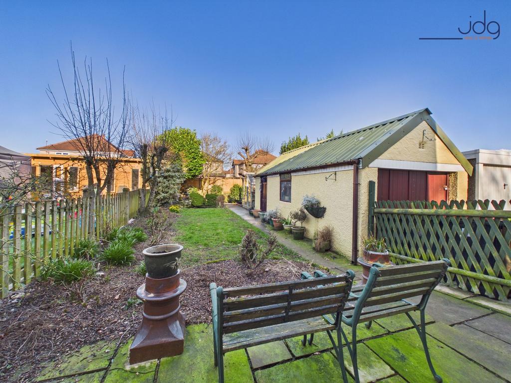 Spacious Garden