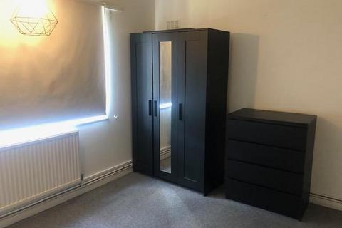 2 bedroom maisonette to rent, Edgware, HA8