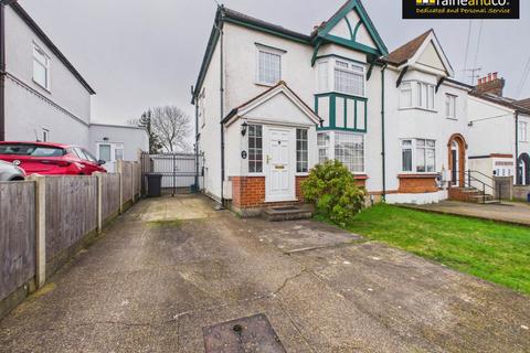 Strafford Gate, Potters Bar