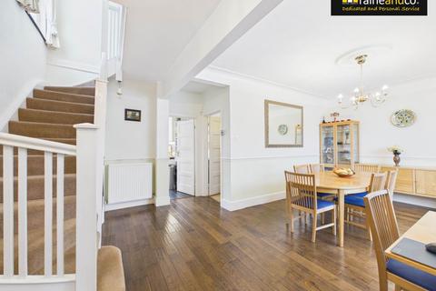 3 bedroom semi-detached house for sale, Strafford Gate, Potters Bar