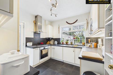 3 bedroom semi-detached house for sale, Strafford Gate, Potters Bar