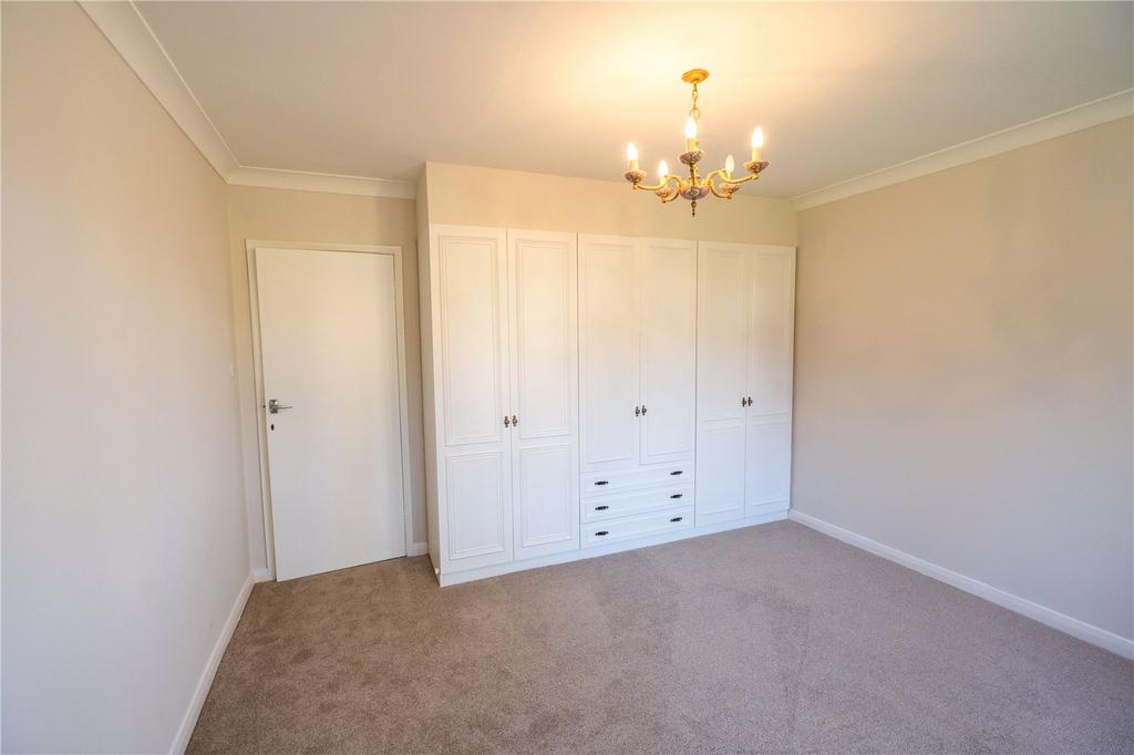 Bedroom 2 (2)