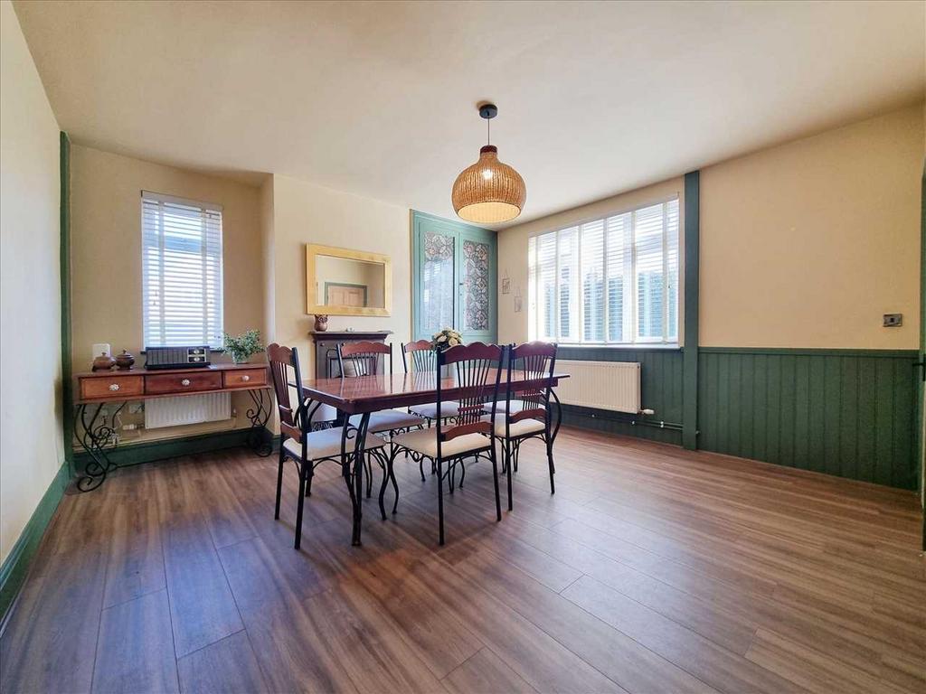Dining Room: