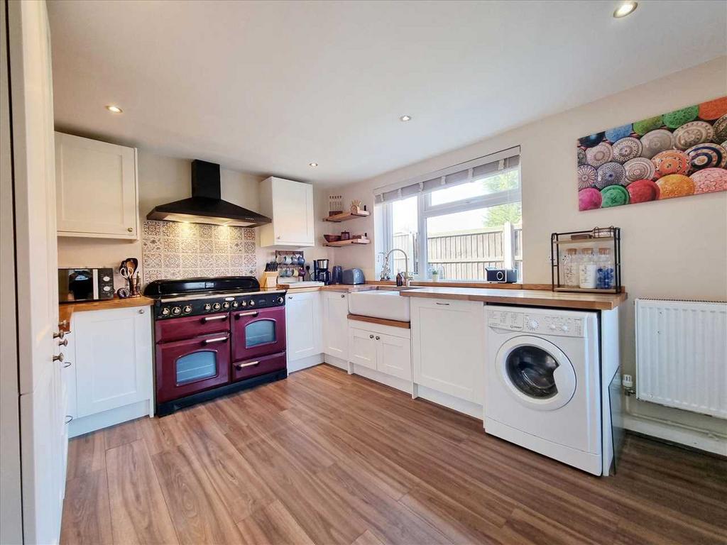 Kitchen: