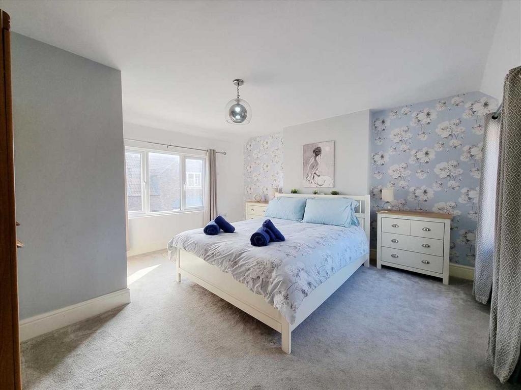 Bedroom 1: