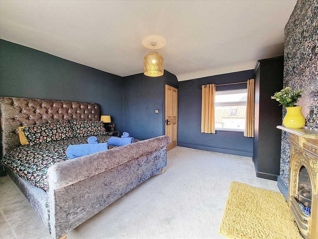 Bedroom 2: