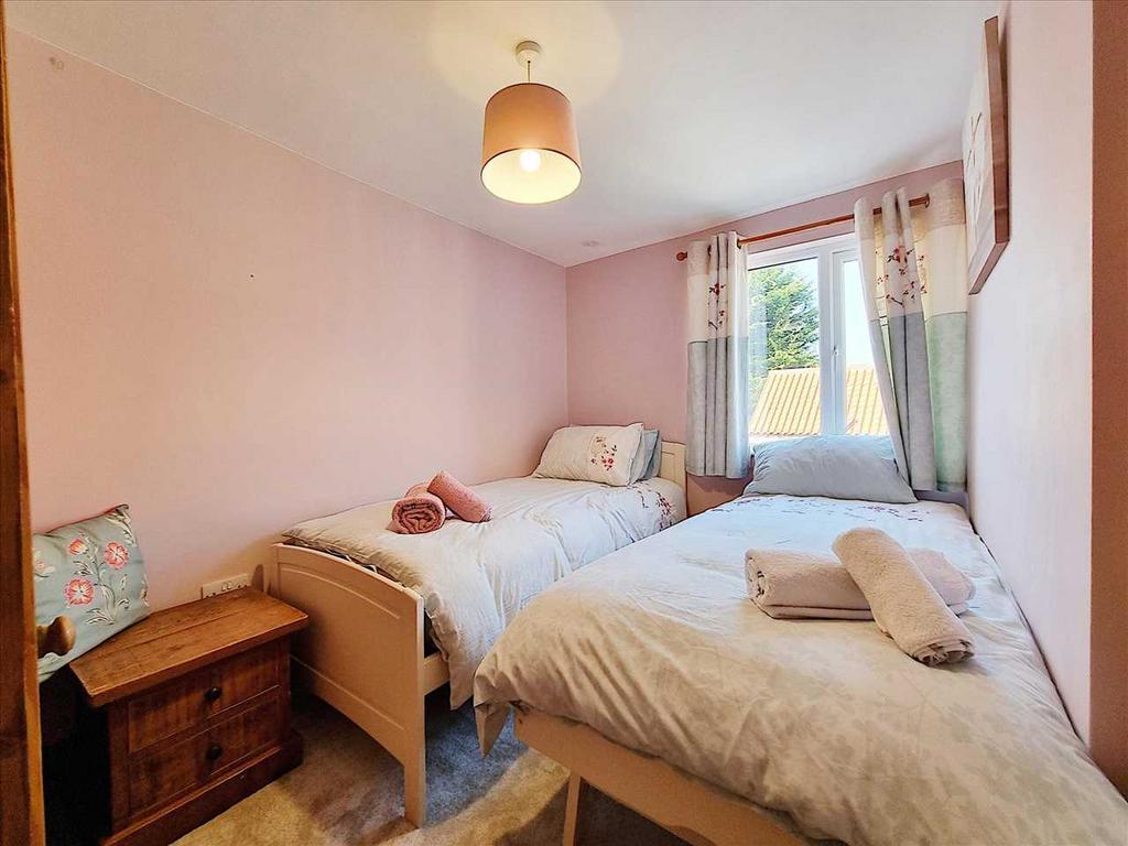 Bedroom 3:
