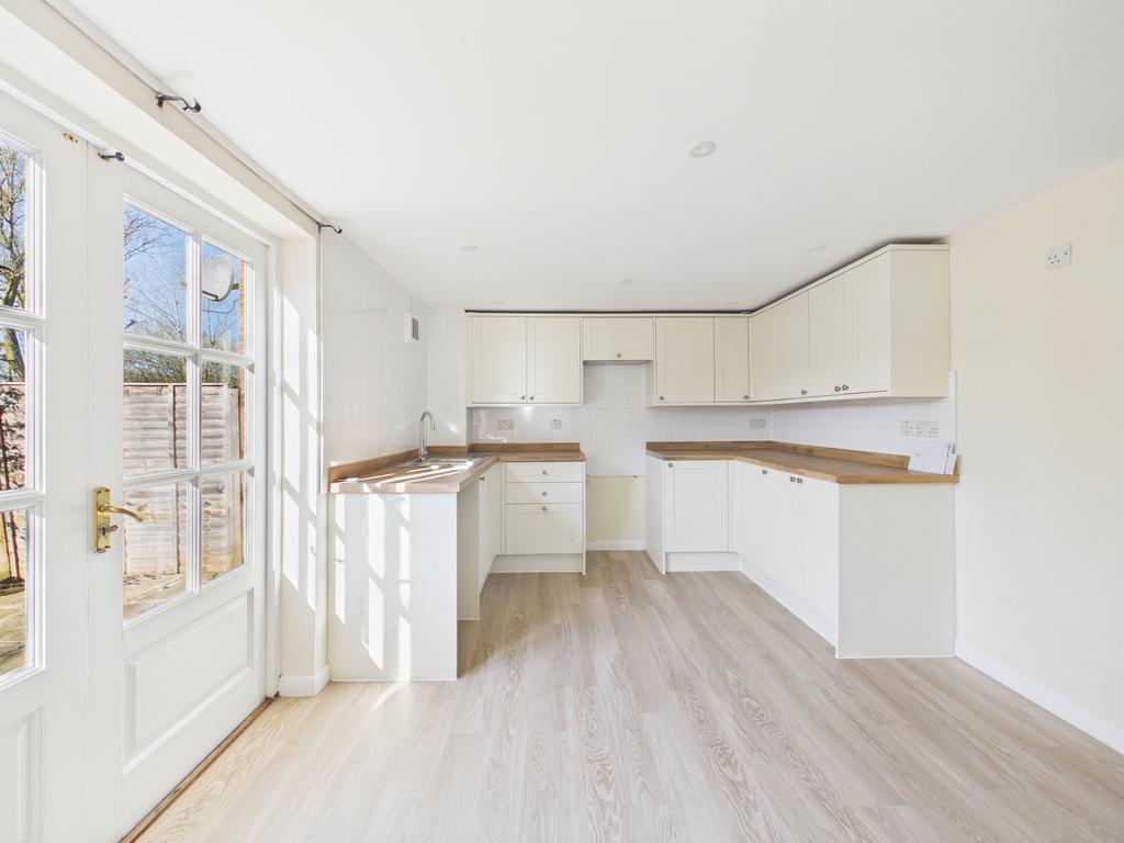 Kitchen (2)