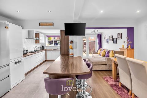 3 bedroom semi-detached house for sale, Worlaby Road, Grimsby DN33