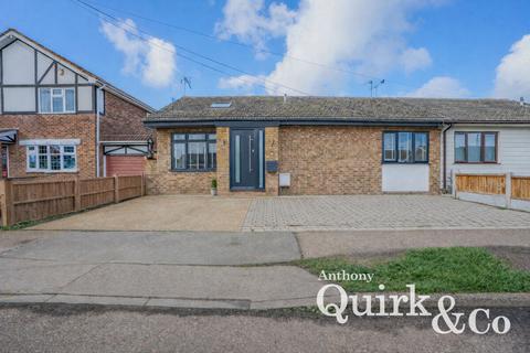 2 bedroom bungalow for sale, Roggel Road, Canvey Island, SS8