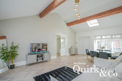 2 bedroom bungalow for sale, Roggel Road, Canvey Island, SS8