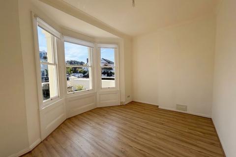 2 bedroom flat to rent, Westbourne Gardens, Hove, BN3