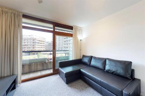 1 bedroom apartment to rent, Bunyan Court, London EC2Y
