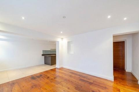 2 bedroom flat to rent, Gloucester Mews, London, W2