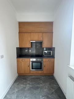 Studio to rent, Cranbrook Park
