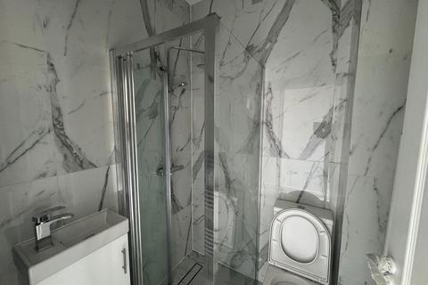 Studio to rent, Cranbrook Park