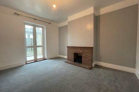 3 bedroom terraced house to rent, Rylstone Road, BN22