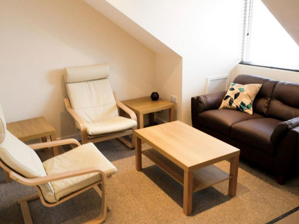 2nd-Floor-Lounge.jpg