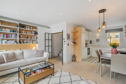 3 bedroom flat for sale, Broughton Road, London