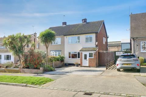 undefined, Wyburns Avenue, Rayleigh, SS6