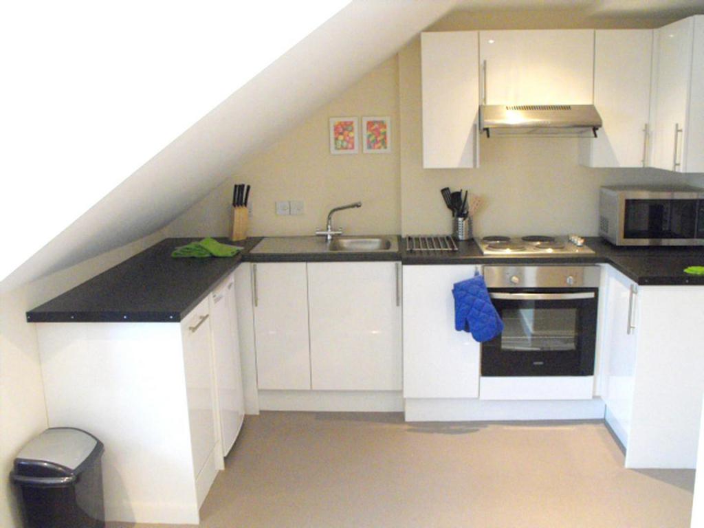 2nd-Floor-Kitchen.jpg