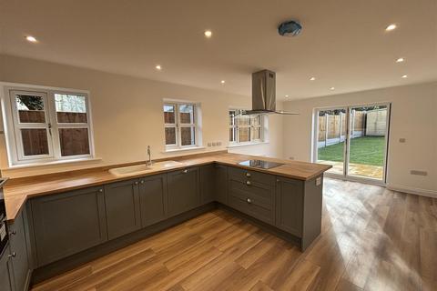 3 bedroom house for sale, Birmingham Road, Blakedown