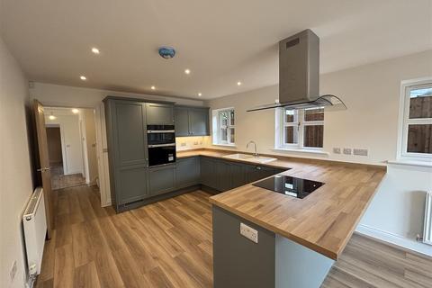 3 bedroom house for sale, Birmingham Road, Blakedown