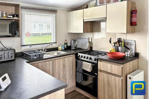 2 bedroom static caravan for sale, Sandling Avenue, Amble Links Country Retreat Holiday Park, Amble, Northumberland, NE65 0SD