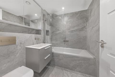 2 bedroom apartment to rent, BEECHCROFT AVENUE, GOLDERS GREEN, NW11