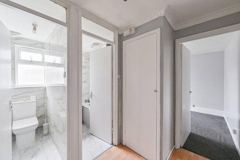 2 bedroom flat to rent, Kings Avenue, Clapham Park, London, SW4