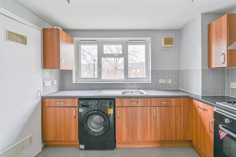 2 bedroom flat to rent, Kings Avenue, Clapham Park, London, SW4