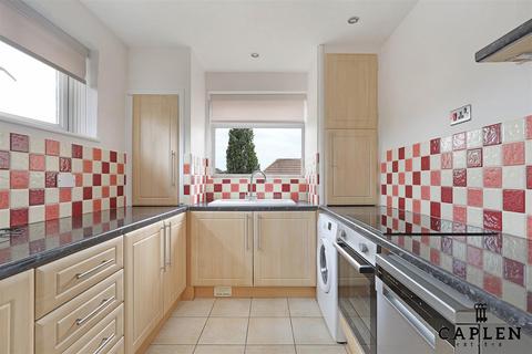 2 bedroom apartment to rent, Cedar Close, Buckhurst Hill