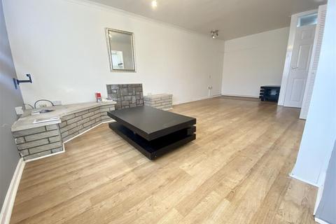 undefined, Handcross Road, Luton, LU2 8JJ