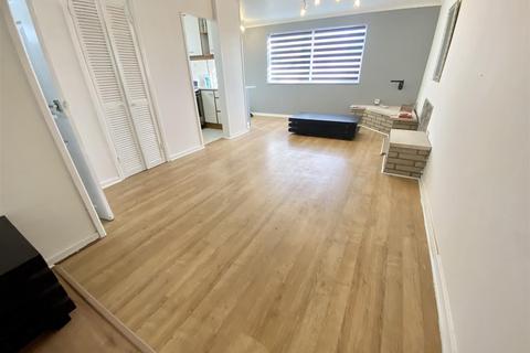 undefined, Handcross Road, Luton, LU2 8JJ