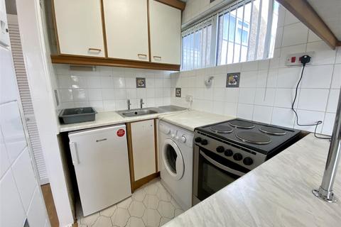 undefined, Handcross Road, Luton, LU2 8JJ