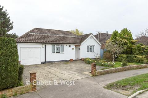 3 bedroom bungalow for sale, Upfield, Horley RH6