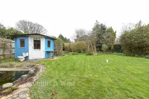3 bedroom bungalow for sale, Upfield, Horley RH6