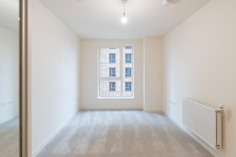 2 bedroom flat to rent, Eastman Road, Harrow HA1